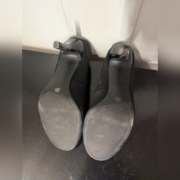 Ana Black Pumps Size 8M - Picture 6 of 6
